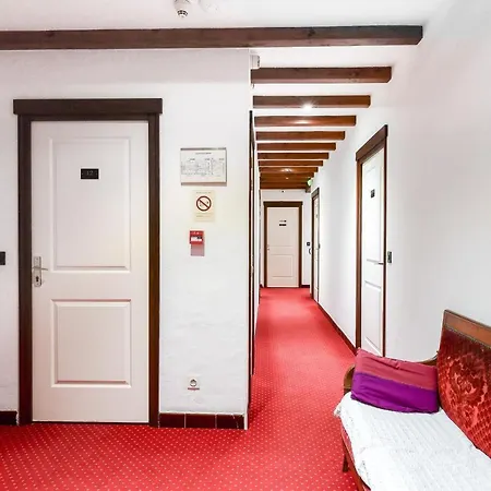 Le Preconil Hotel 2*